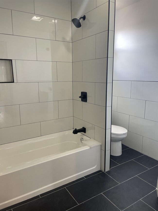 Building Photo - 125 Marsellus Pl