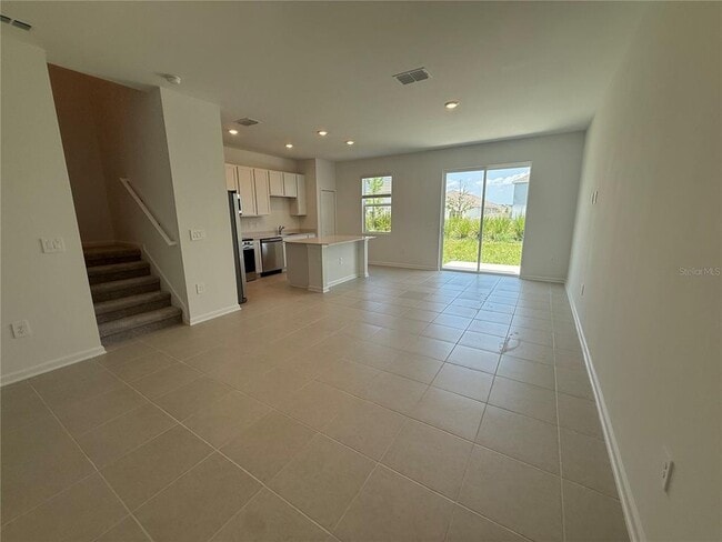 Building Photo - 2563 Skyline Lp