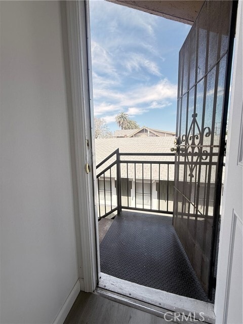 Building Photo - 328 S 6th St