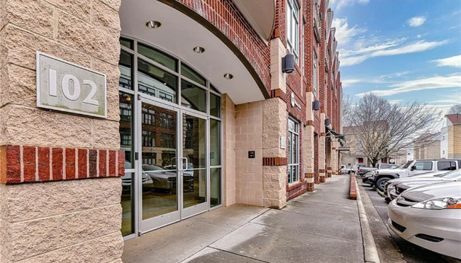 Building Photo - 2133 Southend Dr