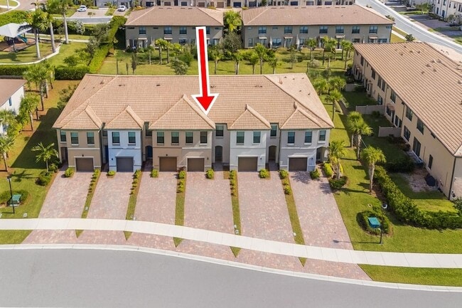 Building Photo - 4828 Chantilly Rd