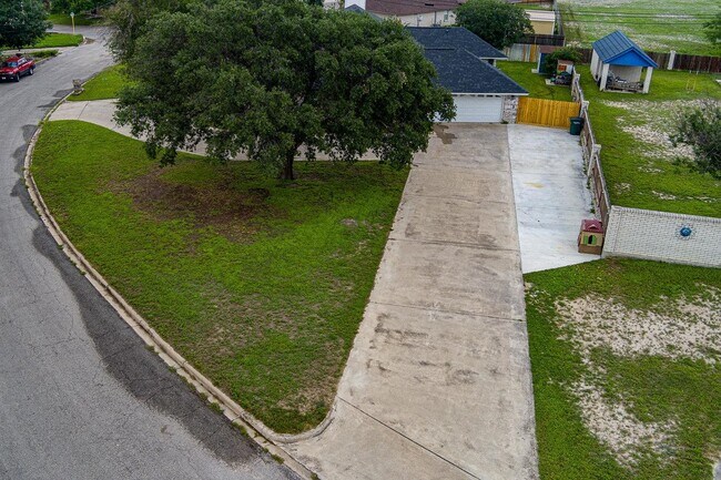 Building Photo - 227 Foster Cir