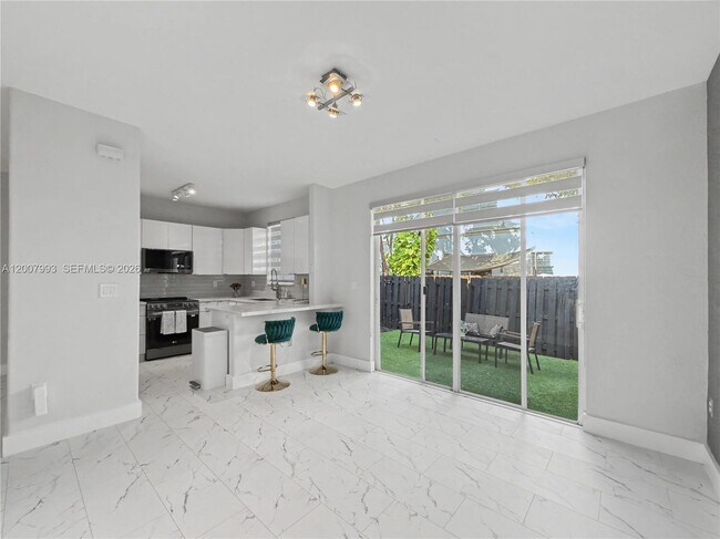 Building Photo - 7876 NW 109th Path