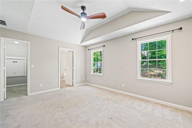 Building Photo - 5590 Princeton Oaks Dr