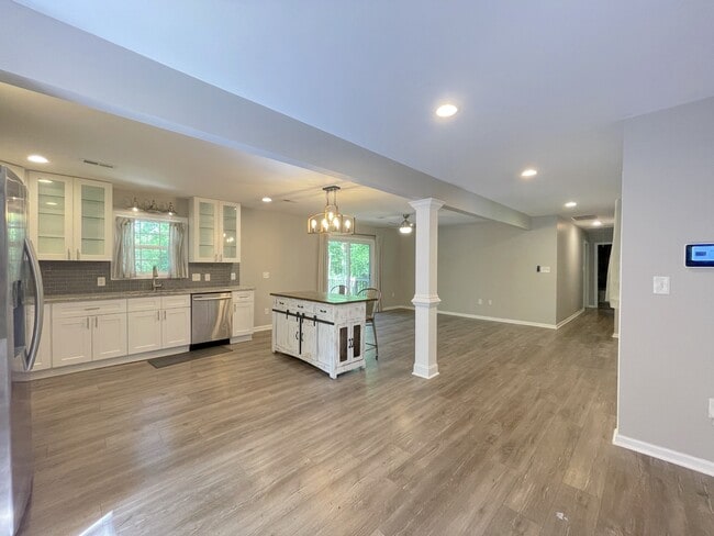 Building Photo - 140 NC-24