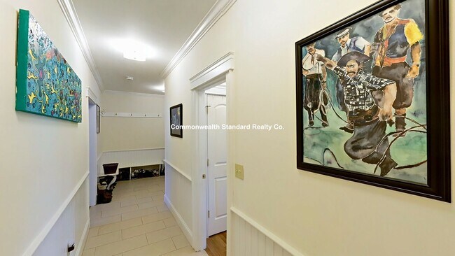 Building Photo - 27 Glenville Ave