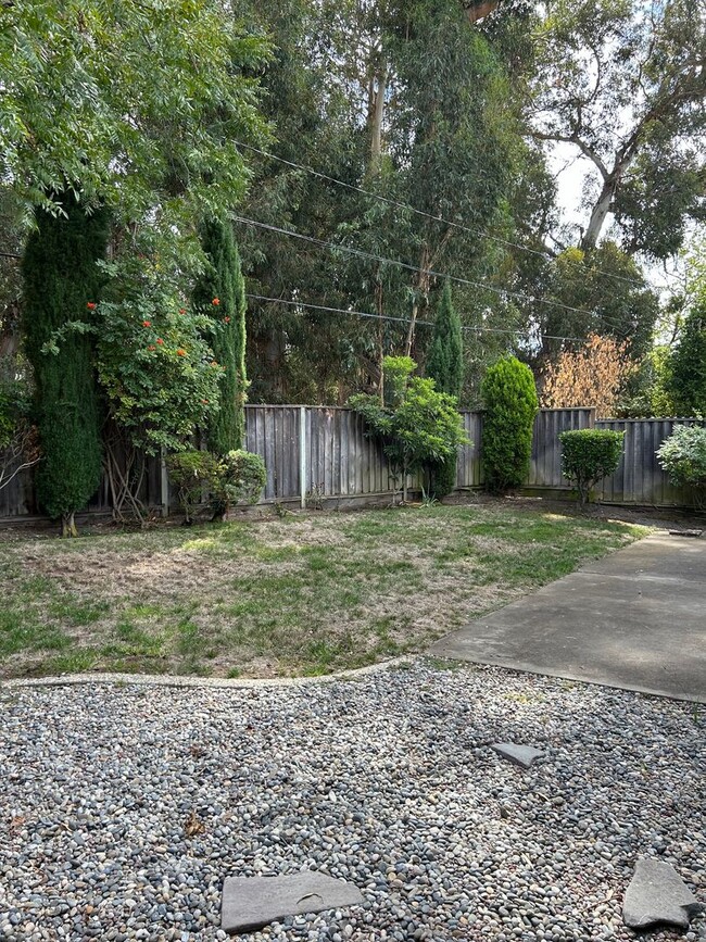 Building Photo - Spacious home in Waverly Park Neighborhood