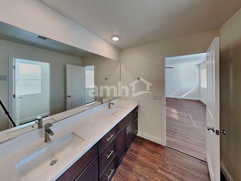 Building Photo - 5624 Blue Wonder St