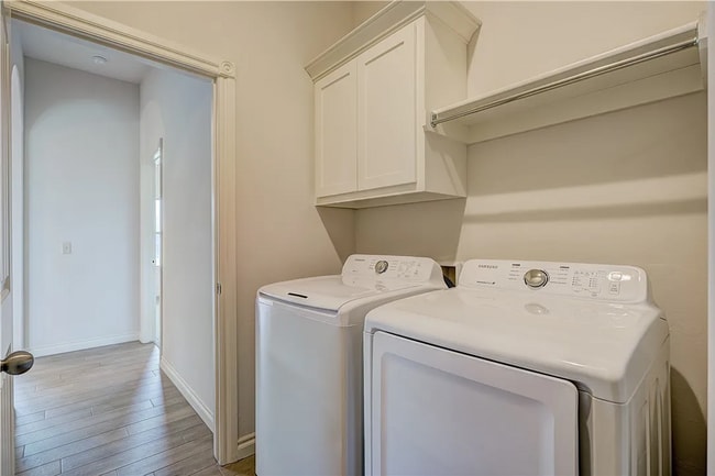 Building Photo - Charming 3-Bedroom Home with 3-Car Garage in Moore!