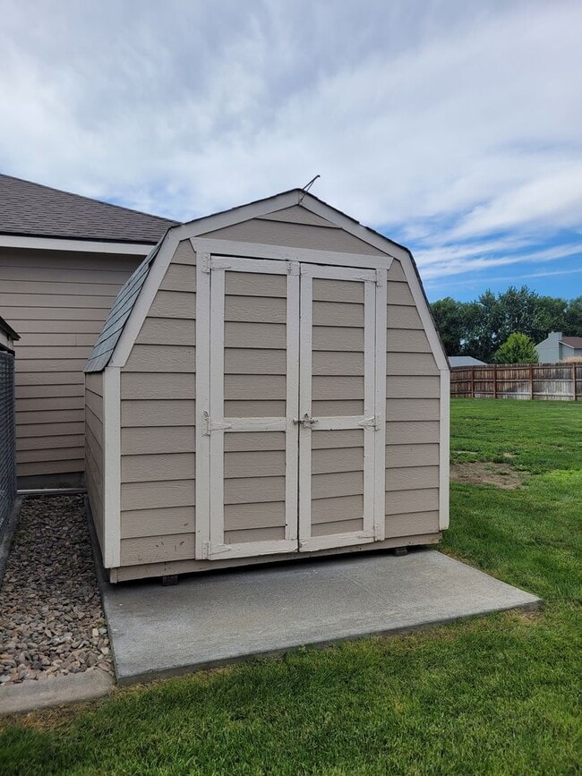 Building Photo - Sandcastle Estates Home - Pet friendly