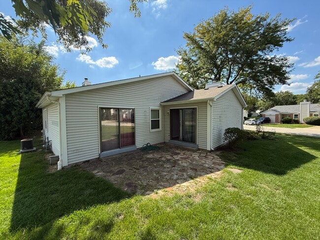 Building Photo - 1007 Bayshore Dr