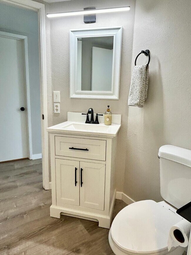 Building Photo - 4212 E Sandia St