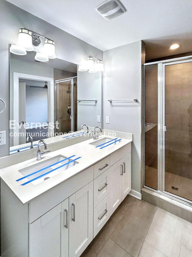 Building Photo - 203 Jeffries Wy