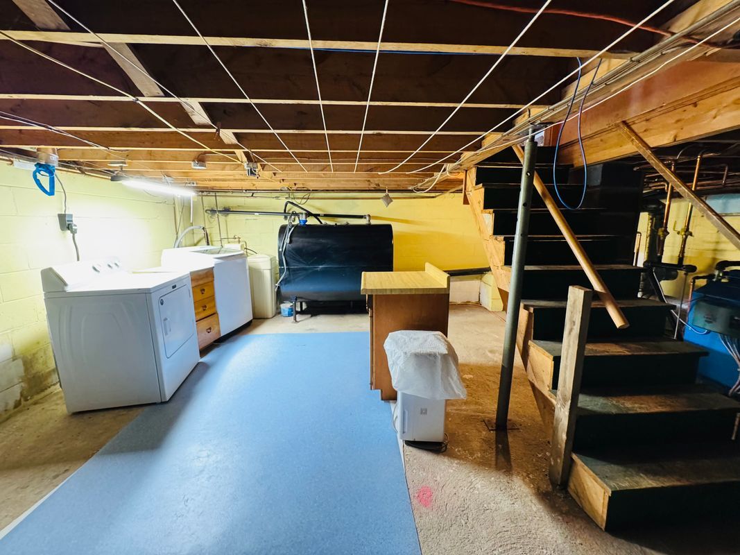 Building Photo - 70 Cedar St