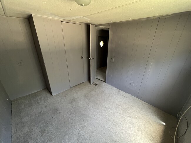 Building Photo - 353 Old Ln