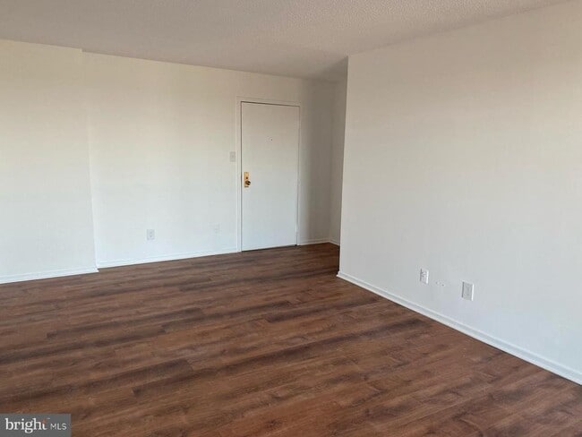 Primary Photo - 2311 Pimmit Dr