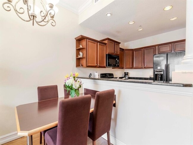 Building Photo - 13941 Clubhouse Dr