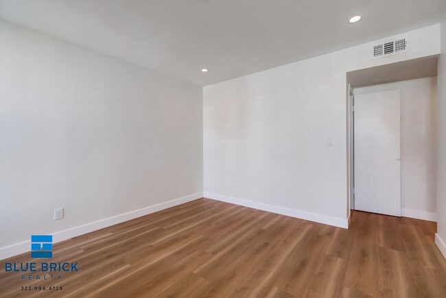 Building Photo - 5415 Corteen Pl