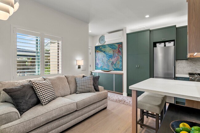 Building Photo - Newly-Built, Fully-Furnished ADU in Corona...