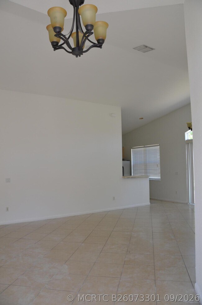 Building Photo - 4106 NE 22nd Ct