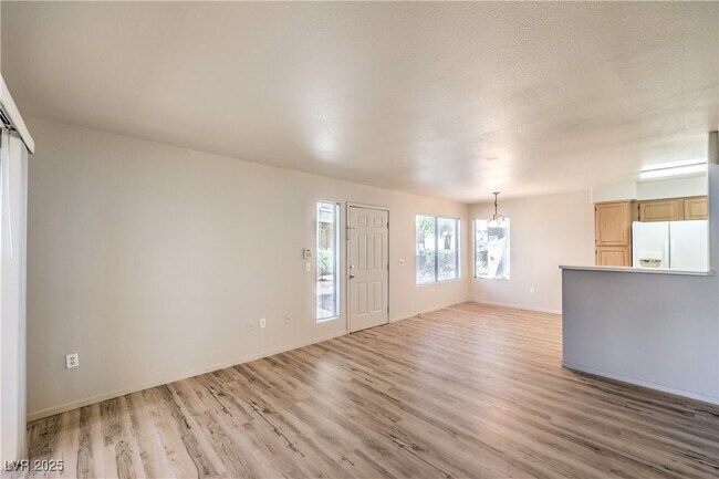 Building Photo - 5710 E Tropicana Ave