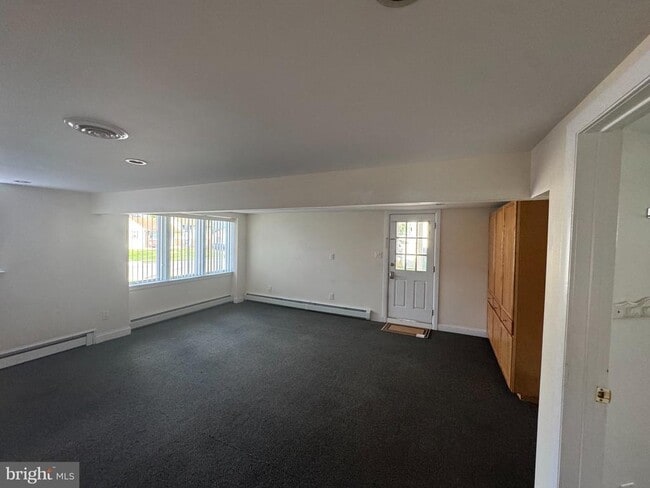 Building Photo - 216 Sussex Blvd