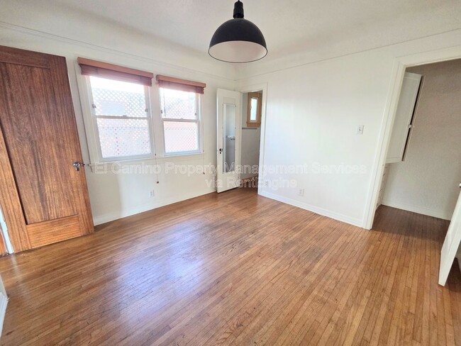 Building Photo - 2068 San Francisco Ave