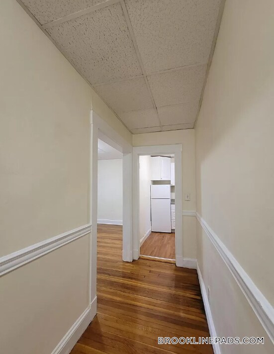 Building Photo - 364 Riverway