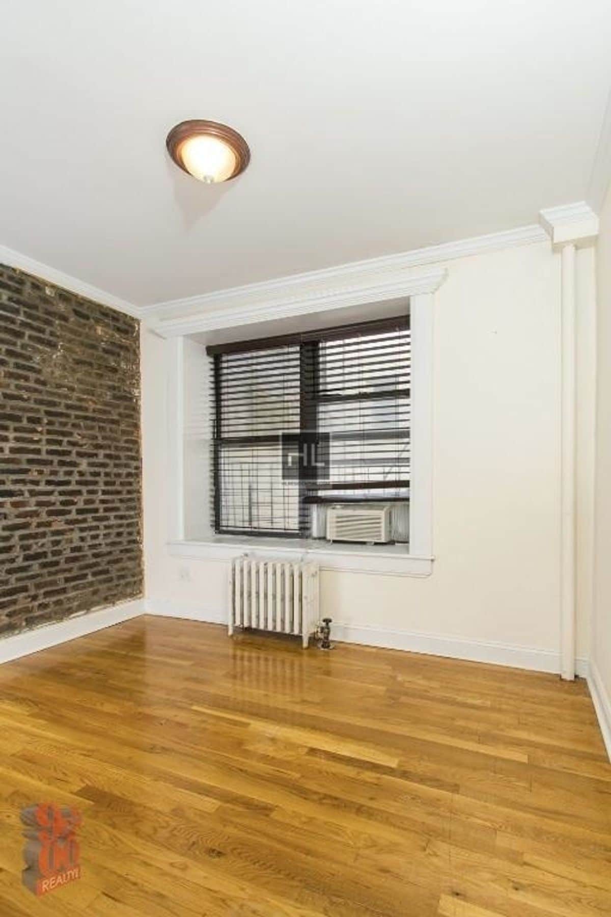 Building Photo - East 13th Street