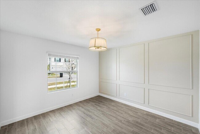 Building Photo - 6354 Windwood Wy