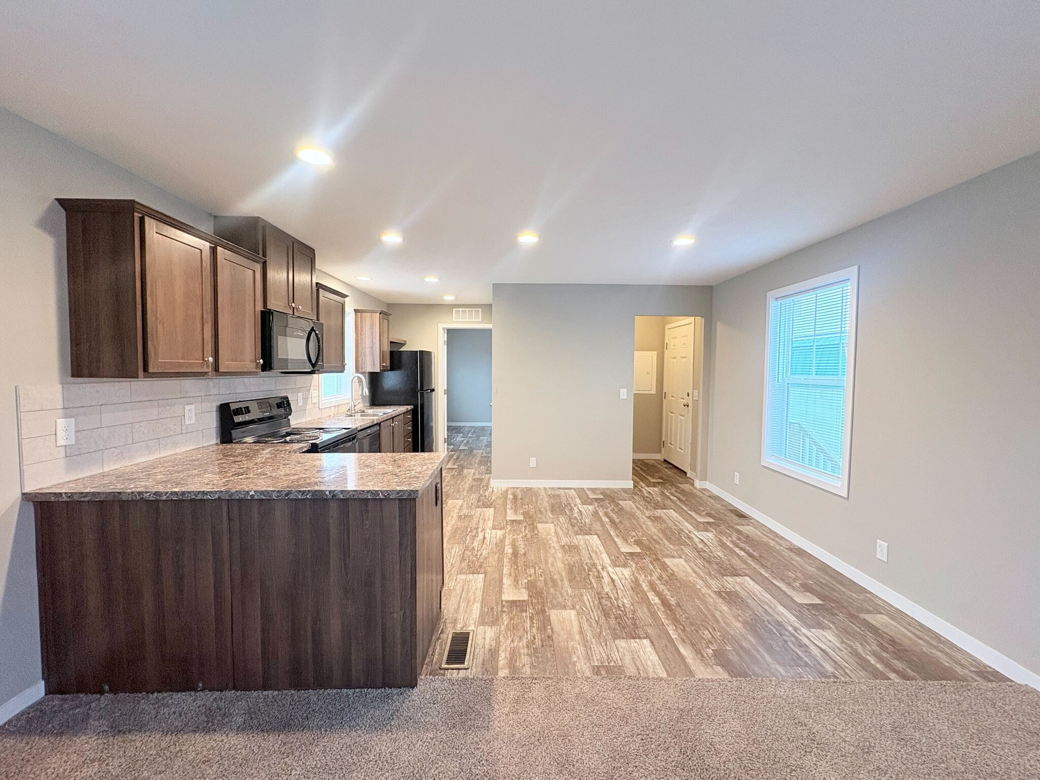 Building Photo - 10610 State Rte 762