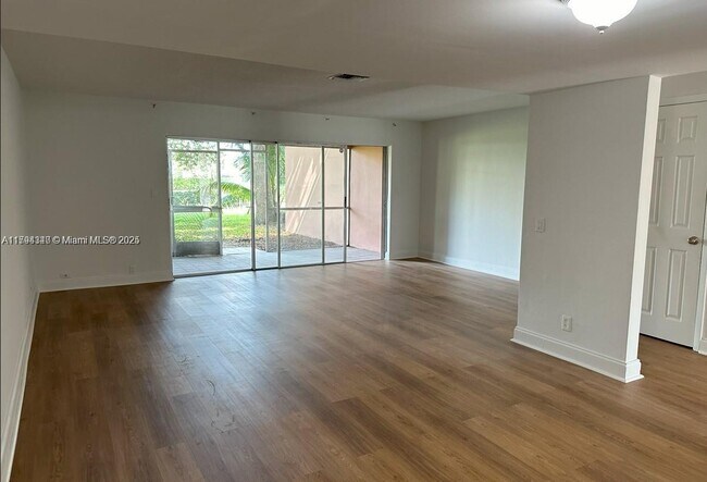 Building Photo - 8605 NW 35th Ct