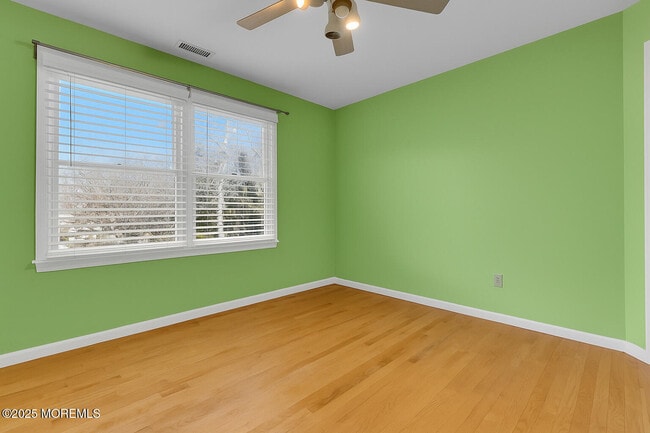 Building Photo - 220 Whalepond Rd