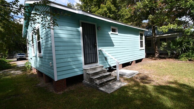 Building Photo - Charming Updated 2-Bedroom Home in Baton Rouge – Move-In Ready!
