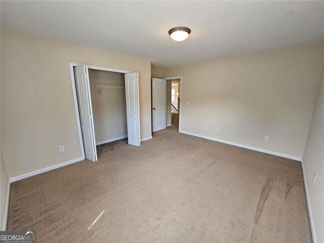 Building Photo - 3755 Long Lake Dr