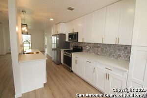 Building Photo - 3807 Briarhaven St