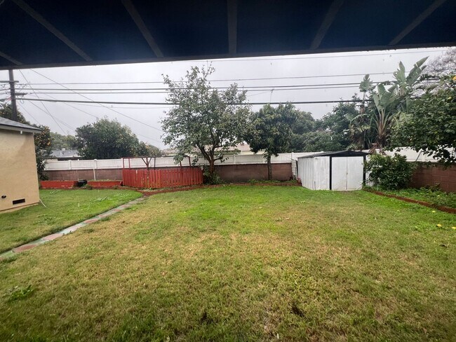 Building Photo - 212 N Aladdin Dr