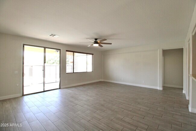 Building Photo - 19350 E Carriage Way
