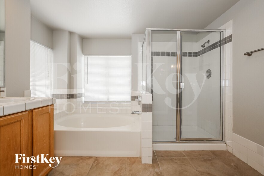 Building Photo - 9349 Magic Flower Ave