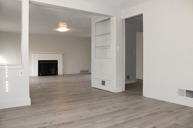 Building Photo - 760-762 N 100 W