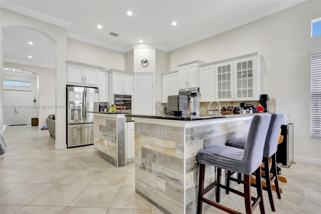 Building Photo - 8840 S Miralago Way