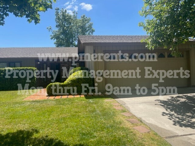 Building Photo - 2622 Estate Dr