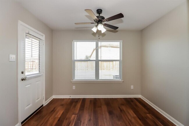 Building Photo - 7119 Glenridge