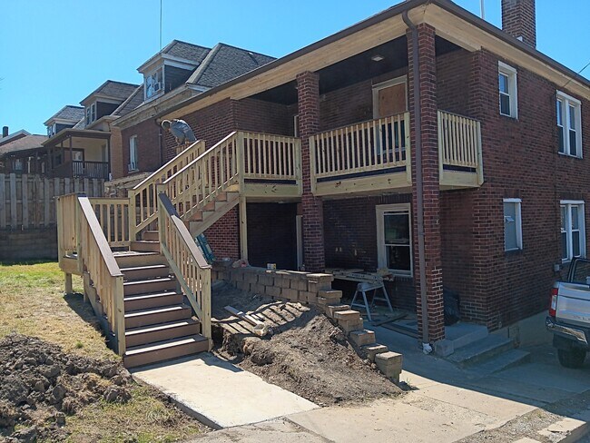 Building Photo - 500 Halsey Ave