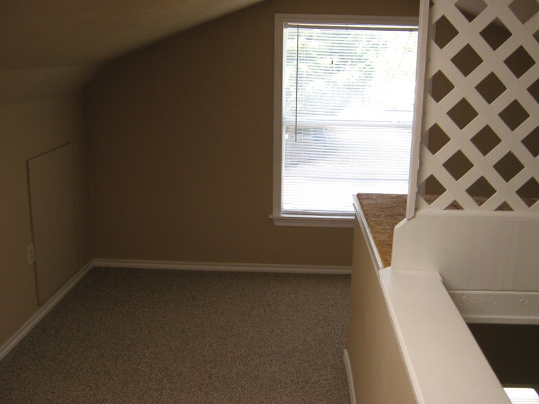 Building Photo - 3405 Dorothy Ln