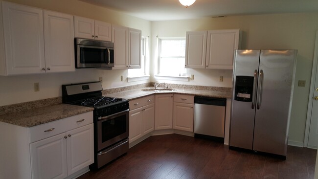 Building Photo - 6320 Walnut Forest Ct