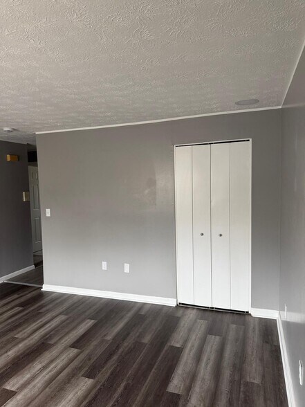 Building Photo - 1081 Blue Hills Ave