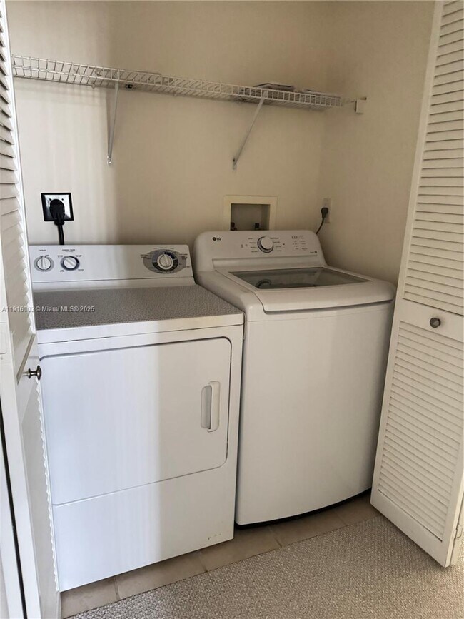 Building Photo - 19501 W Country Club Dr