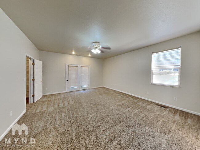 Building Photo - 695 Citadel Rd