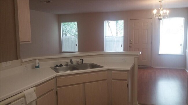Building Photo - 9629 Sugar Hill Dr